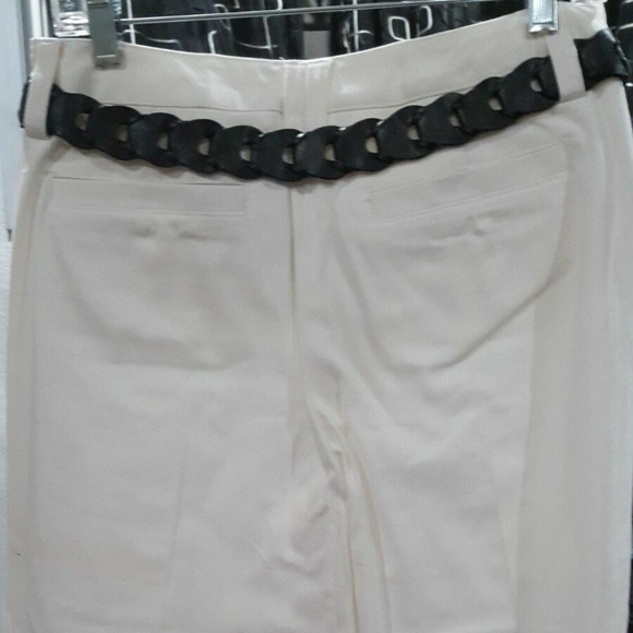 Larry Levine cuffed white capri pants w/black belt - Picture 6 of 7